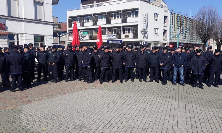 Protest u Bihaću: Policija USK traži povećanje osnovice plaća