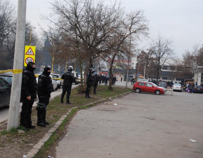 Policajci na terenu - Avaz