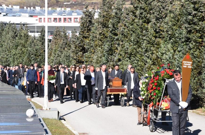 Brojni ljudi došli da se oproste od Pudarića - Avaz