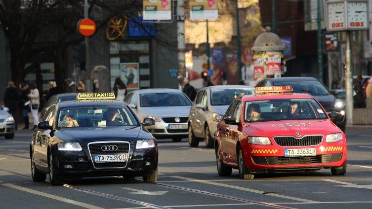 "Sarajevotaxi": Na raspolaganju smo posebno ugroženim kategorijama građana zbog pandemije