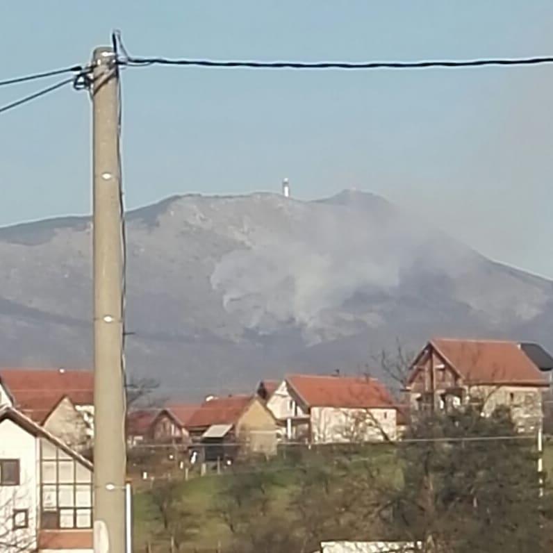 Gusti dim nad Trebevićem - Avaz