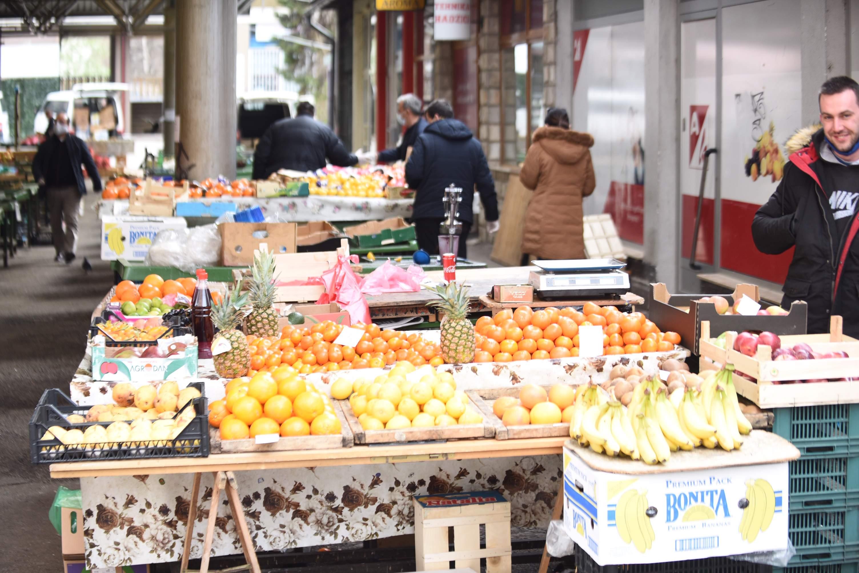 Bili smo na sarajevskim pijacama Grbavica i Markale, pogledajte šta smo zabilježili