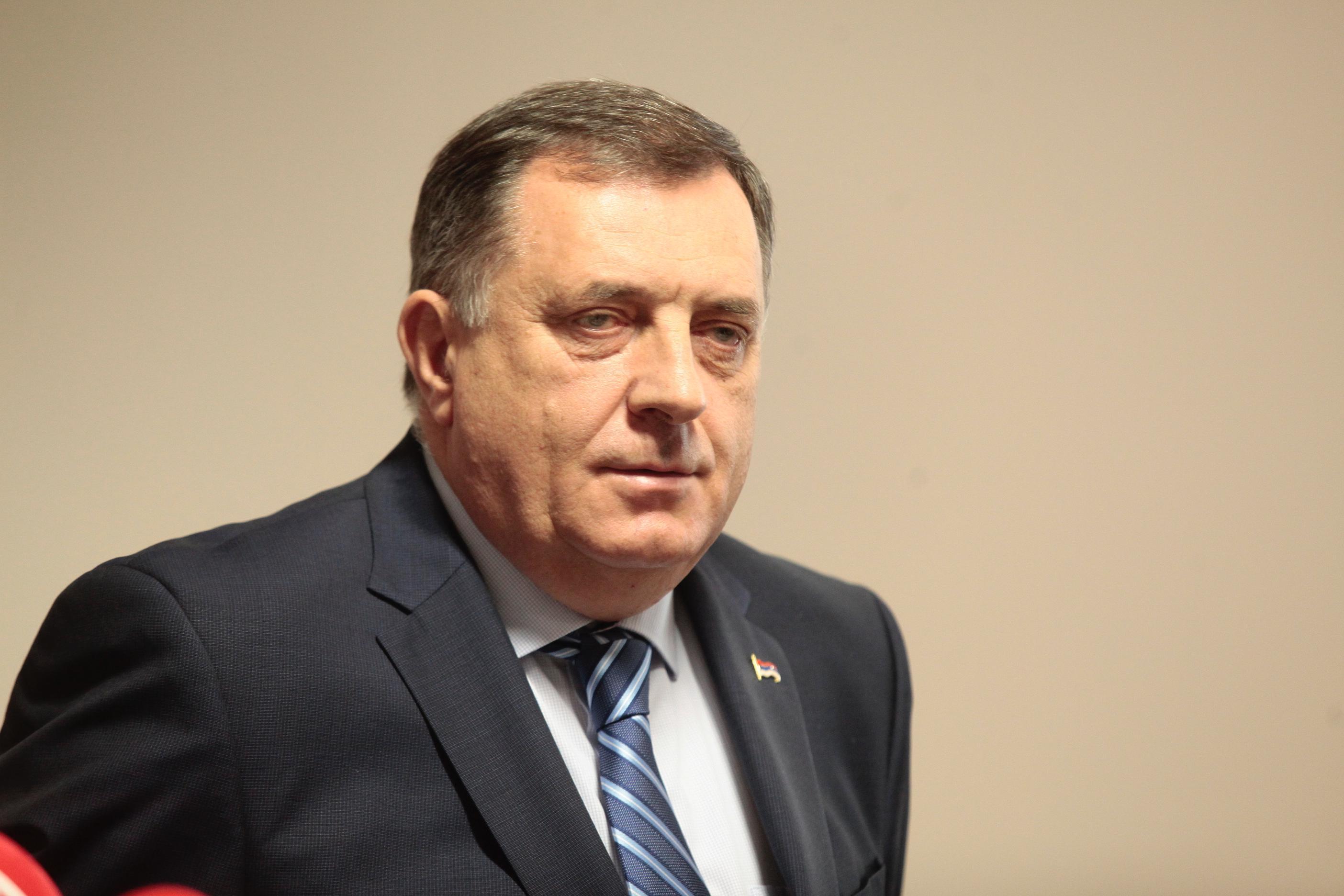 Dodik: Postaviti karantine na granici - Avaz