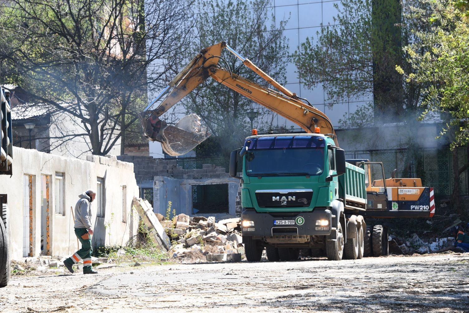 Nastavljeno rušenje objekata na trasi Prve transverzale - Avaz