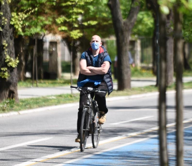 Lijepo vrijeme izmamilo građane na ulicu - Avaz