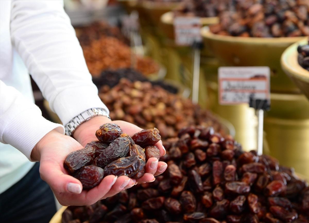 Najbolje je započeti iftar s dvije-tri hurme - Avaz