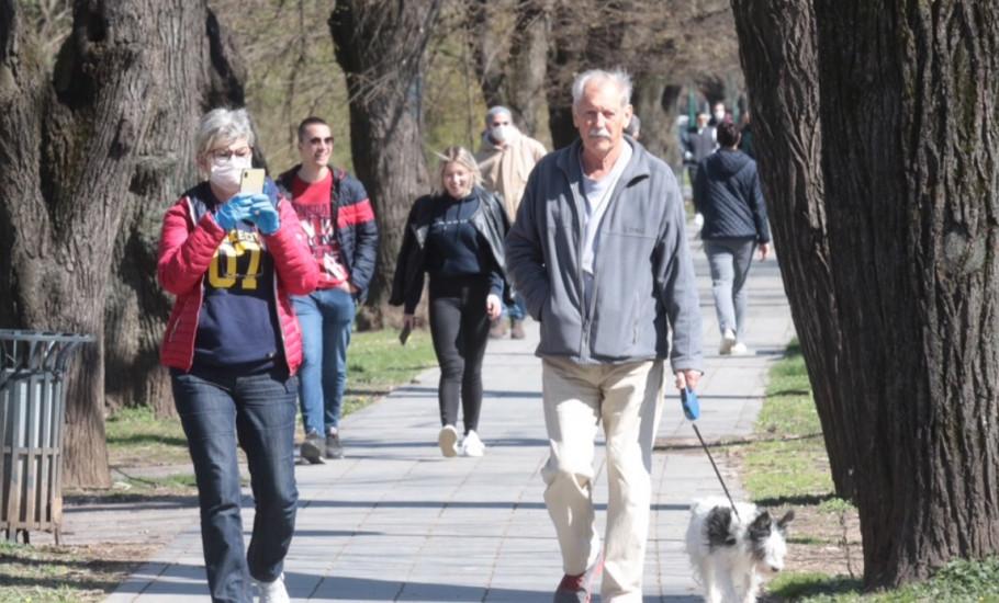 Penzioneri će tri dana u sedmici moći izaći vani - Avaz