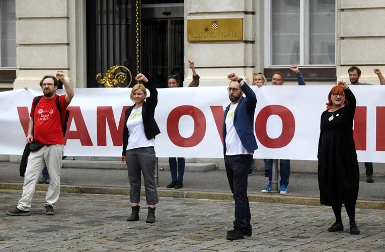 U Zagrebu protest protiv raspuštanja Sabora