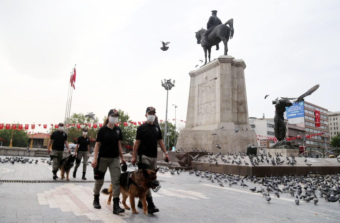 Umjesto potpune zabrane kretanja, Turska se opredijelila za policijski sat tokom vikenda i praznika - Avaz