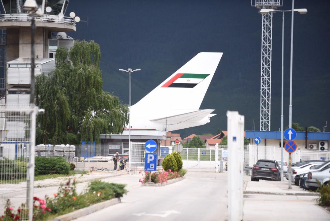 Avion iz Dubai na Aerodromu - Avaz