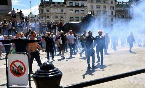 Haos u Londonu, sukob policije i demonstranata