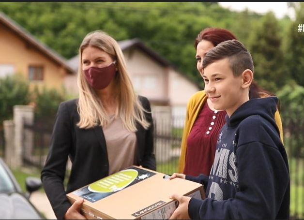 Donirani uređaji ostaju u trajnom vlasništvu učenika - Avaz