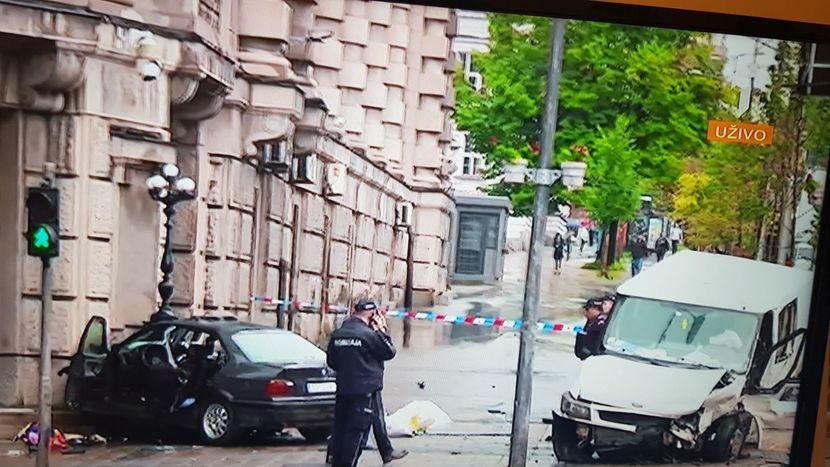 Dvije osobe poginule u saobraćajnoj nesreći ispred zgrade Vlade Srbije
