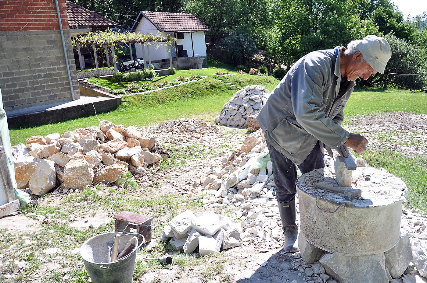 Lazić kaže da je ovo težak i kompliciran posao - Avaz