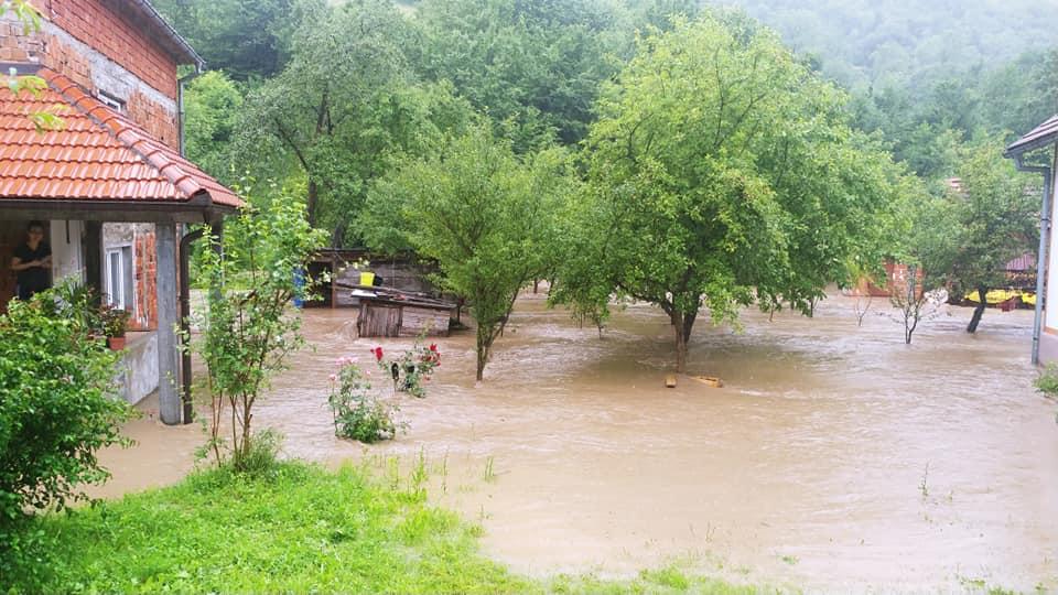 Suha poplavila oko 40 objekata - Avaz