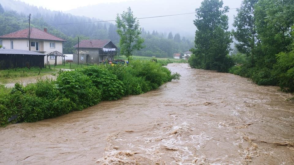 Padavine prouzrokvole poplave - Avaz