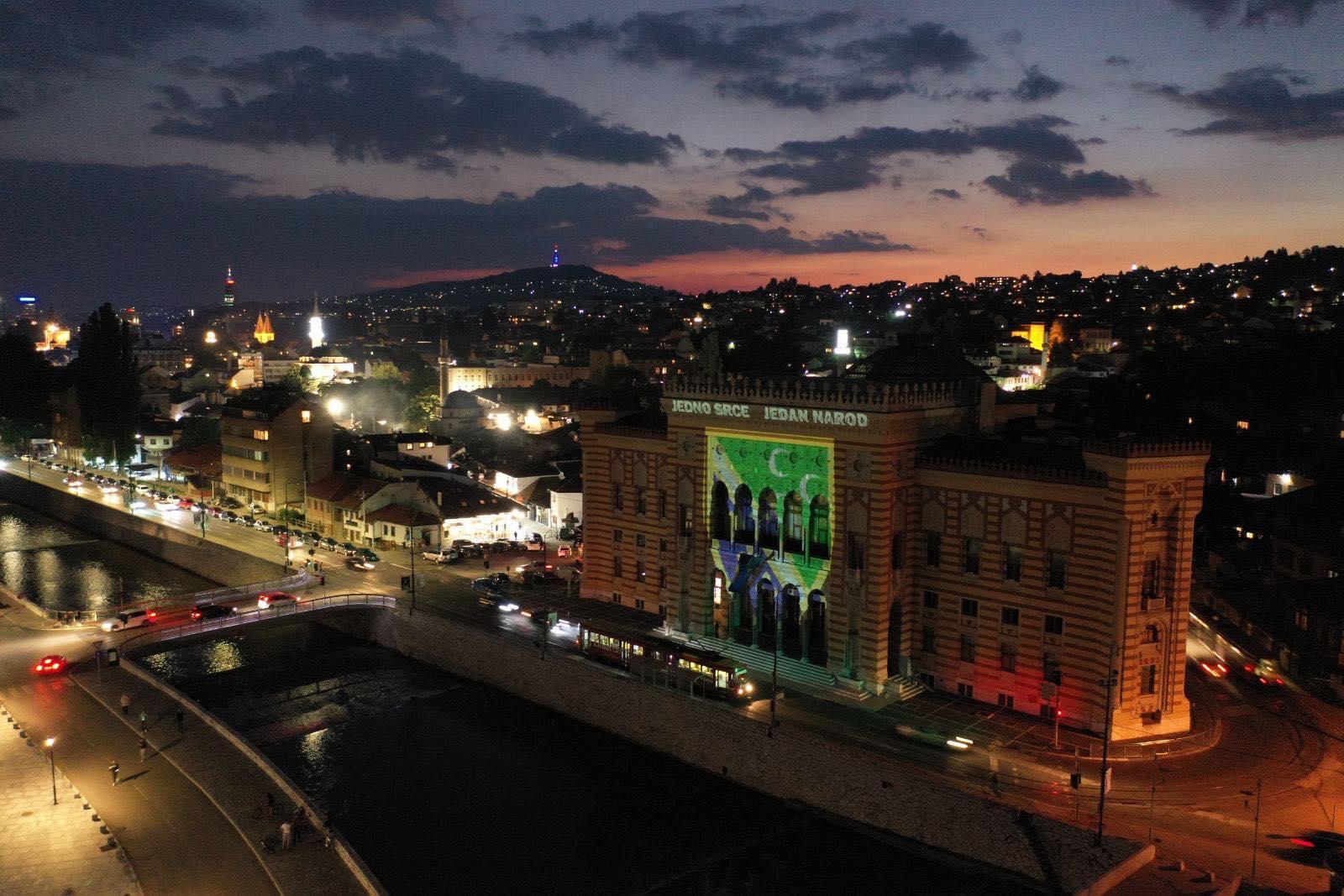 Vijećnica u bojama Sandžaka - Avaz