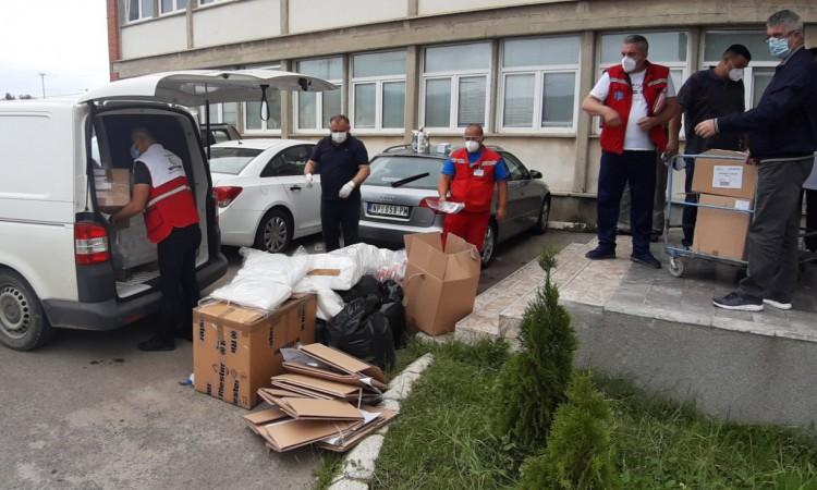 'Merhamet' i građani porijeklom iz Sandžaka uručili pomoć Sjenici, Priboju i Tutinu
