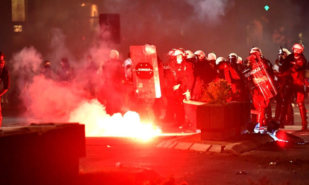 Žestok sukob ispred Skupštine - Avaz