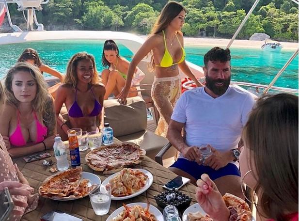 Den Bilzerian stigao na Jadran - Avaz