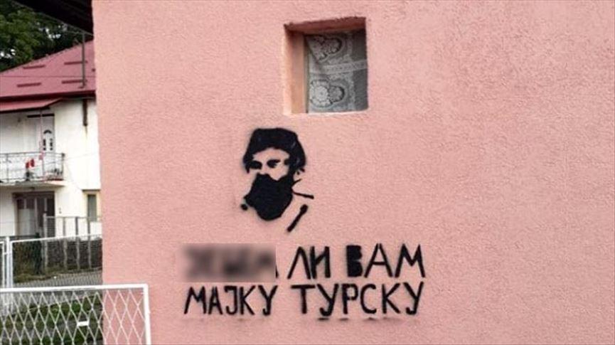 Uvredljivi grafiti osvanuli na kućama - Avaz