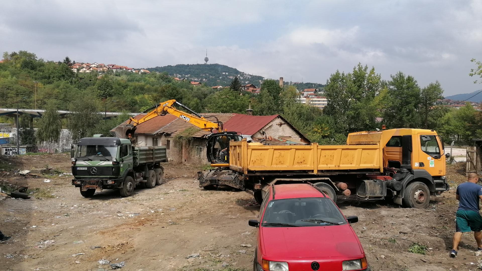 Nastavljeno rušenje objekata na trasi Prve transverzale, riješeni svi sudski procesi za kasarnu