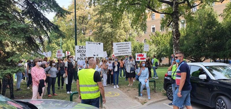 Radnici agencije "Poslovnost" stigli pred Općinu Centar