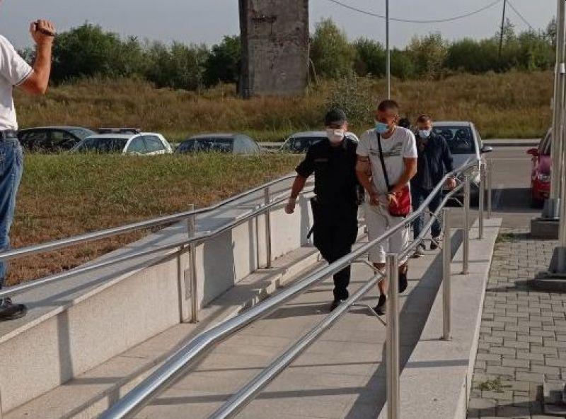 Policija u Brčkom zaplijenila oružje i narkotička sredstva, privedeno devet osoba