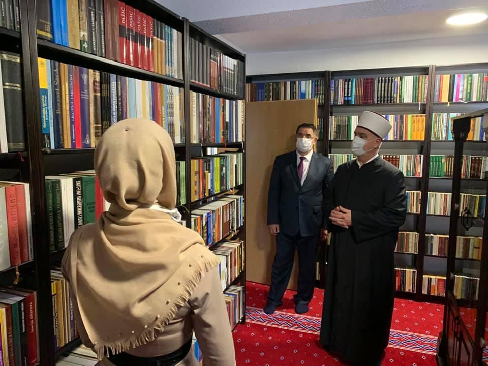 Kavazović u posjeti biblioteci Muftija Mehmed ef. Zahirović - Avaz