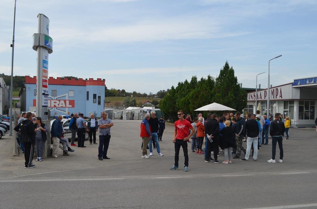 Okupljeni građani nezadovoljni potezima nadležnih - Avaz