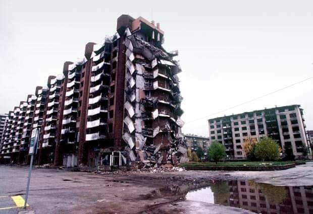 Trg heroja: Odbranjen 7. oktobra 1992. godine - Avaz