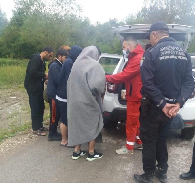 Migranti spašeni u posljedni čas - Avaz