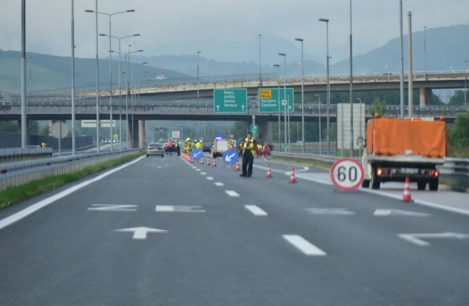 Zbog sudara usporen saobraćaj na autoputu u Sarajevu