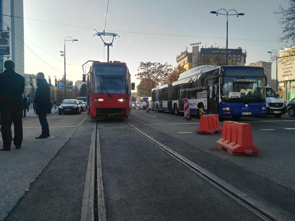 Prvi tramvaj koji je prošao obnovljenom prugom - Avaz