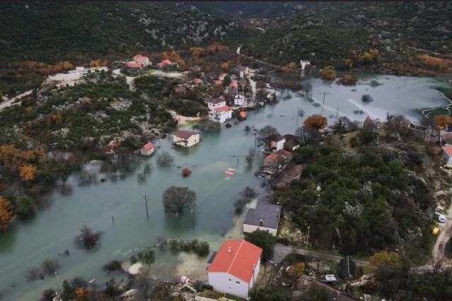 Dramatično stanje u Vrgorcu, sve je pod vodom, ljudi ne pamte ovako nešto