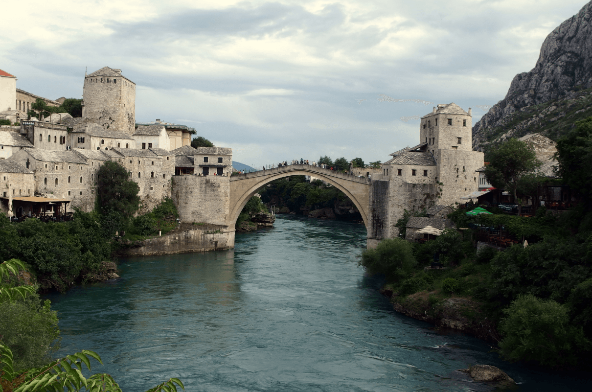 Reuters: Mostar je grad na jugu zemlje poznat po Starom mostu iz osmanskog doba preko rijeke Neretve - Avaz