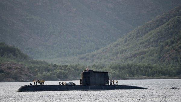 A Turkish navy submarine cruises on September 20, 2017, off the Turkish Naval base of Aksaz in Marmaris - Avaz