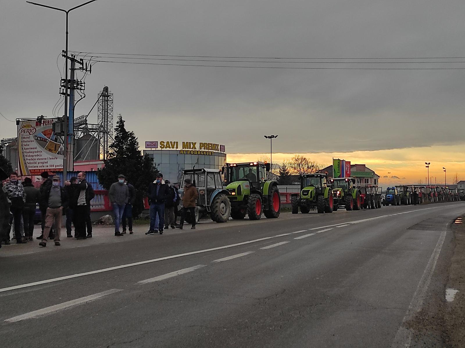 Poljoprivrednici izašli na proteste - Avaz