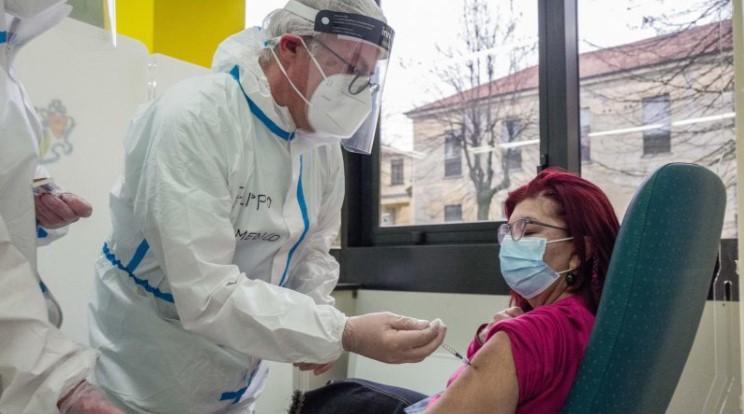 Vaccination Day against Coronavirus COVID-19 at the "Pio Albergo Trivulzio" nursing home in Milan, Italy, 27 December 2020. The EU is launching a coordinated vaccine rollout to fight Covid-19, as the Pfizer-BioNTech vaccine has been delivered to all 27 member states - Avaz