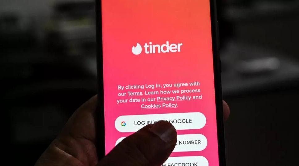 Dating apps don't destroy love, Swiss study shows