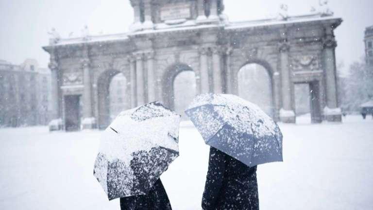 Madrid blanketed in snow as deadly storms cause chaos across Spain - Avaz