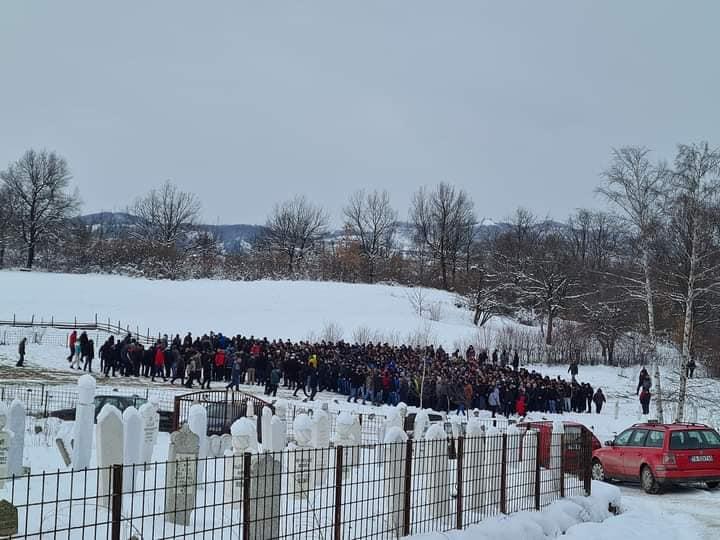 Klanjana dženaza nastradalom rudaru Adisu Zaimoviću: Ostala supruga i troje djece