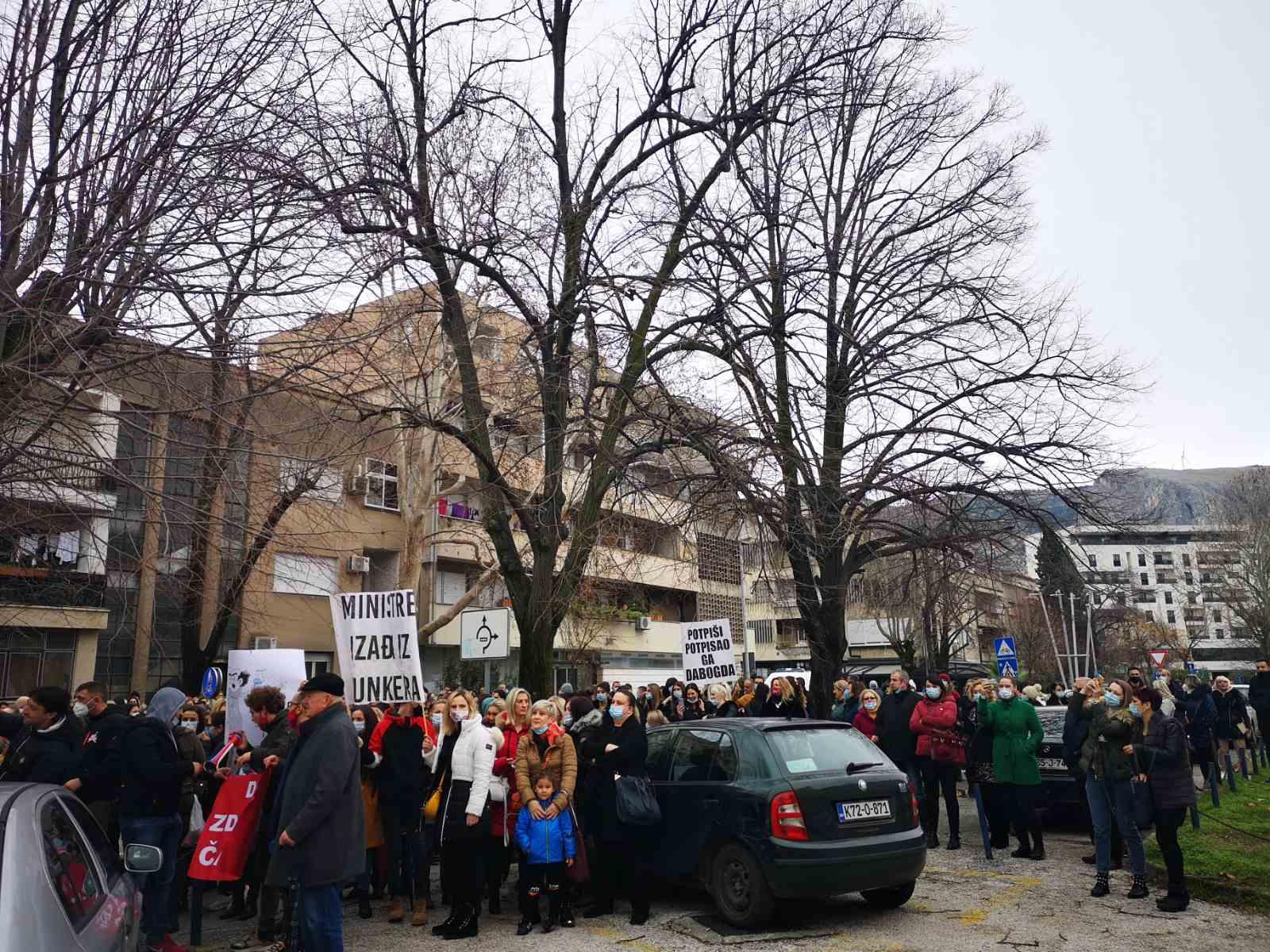 Medicinari u Mostaru - Avaz