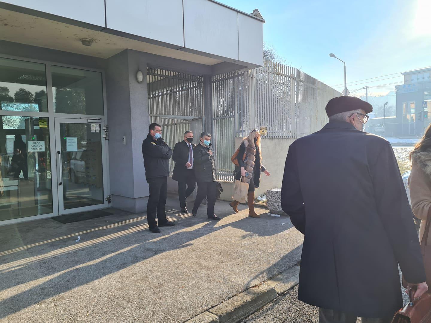 Novalić leaves the building of the Court of B&H - Avaz