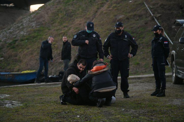 Potresne scene na mjestu pronalaska tijela - Avaz