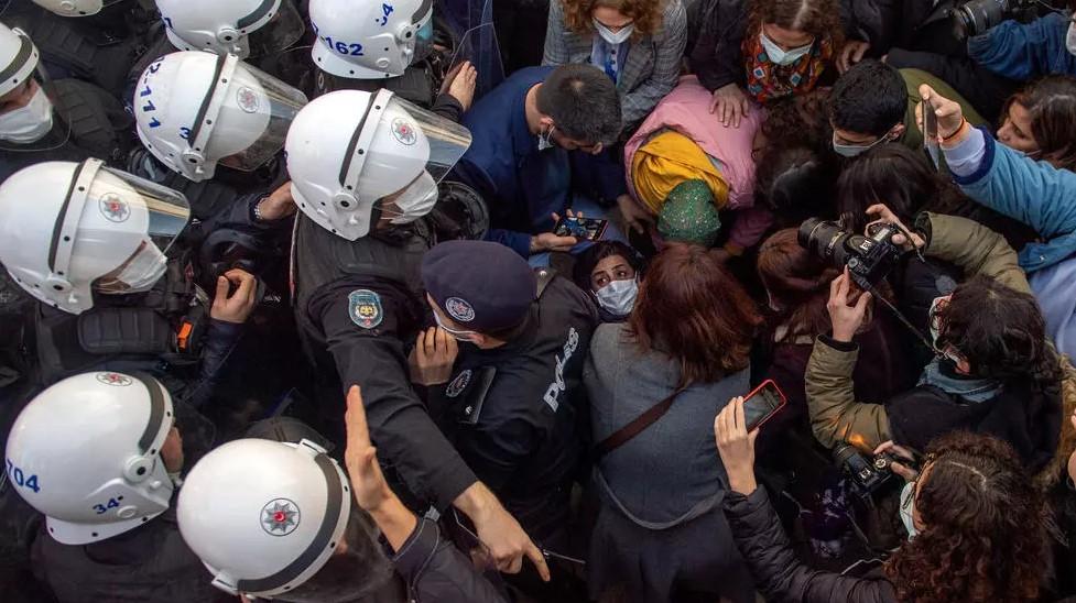 Turkish police officers detain protesters during a rally in support of Bogazici University students this week - Avaz