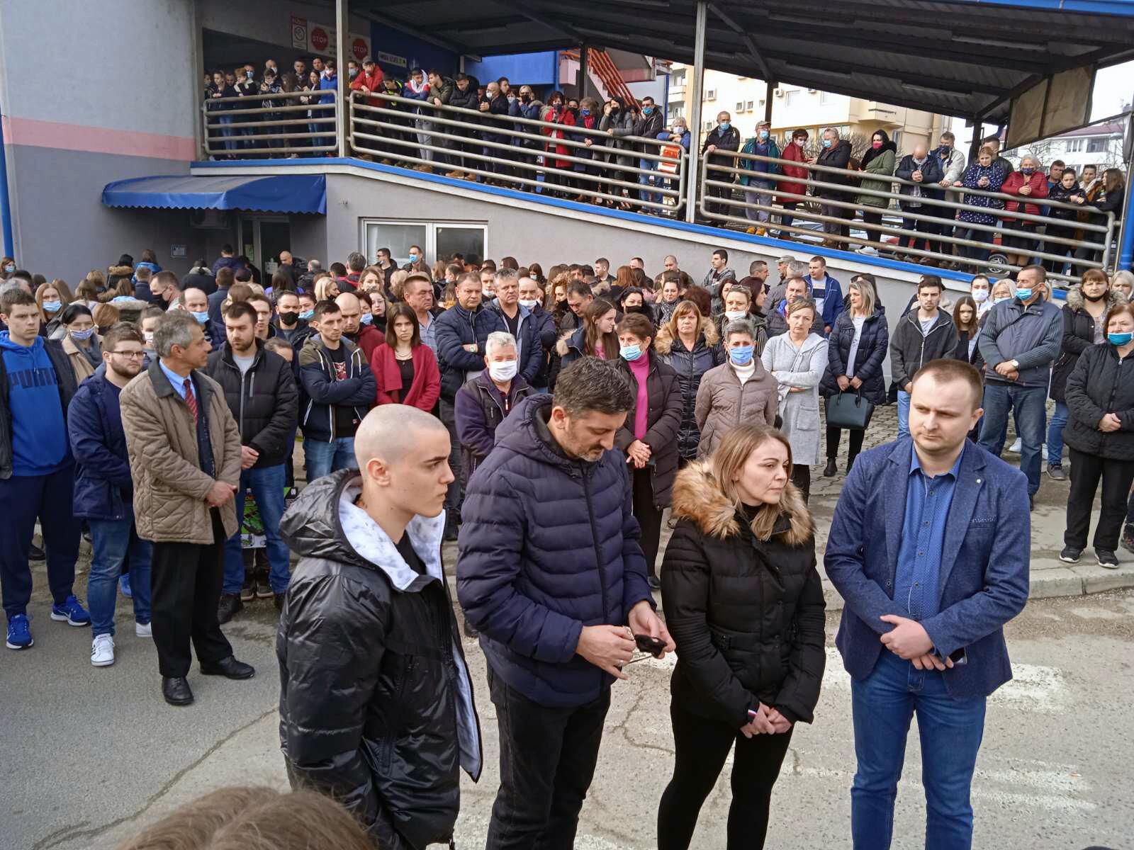 Građani izašli na mirne proteste nezadovljni kaznom vozaču koji je usmrtio djevojčicu