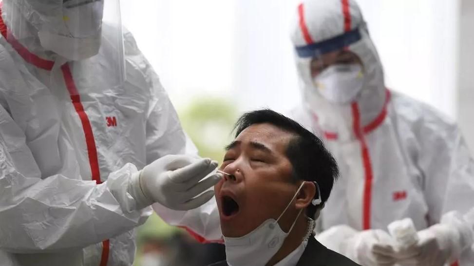 Vietnam's latest coronavirus outbreak , which began in the north and has since spread to central and southern areas, is proving difficult to contain - Avaz