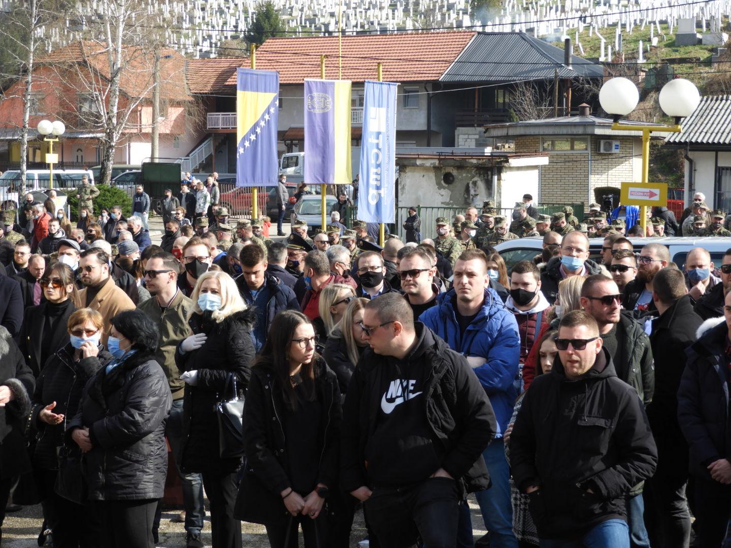 Tuga u Tuzli: Posljednji ispraćaj Radeta Šimića, vojnika alpiniste koji je poginuo na Prenju