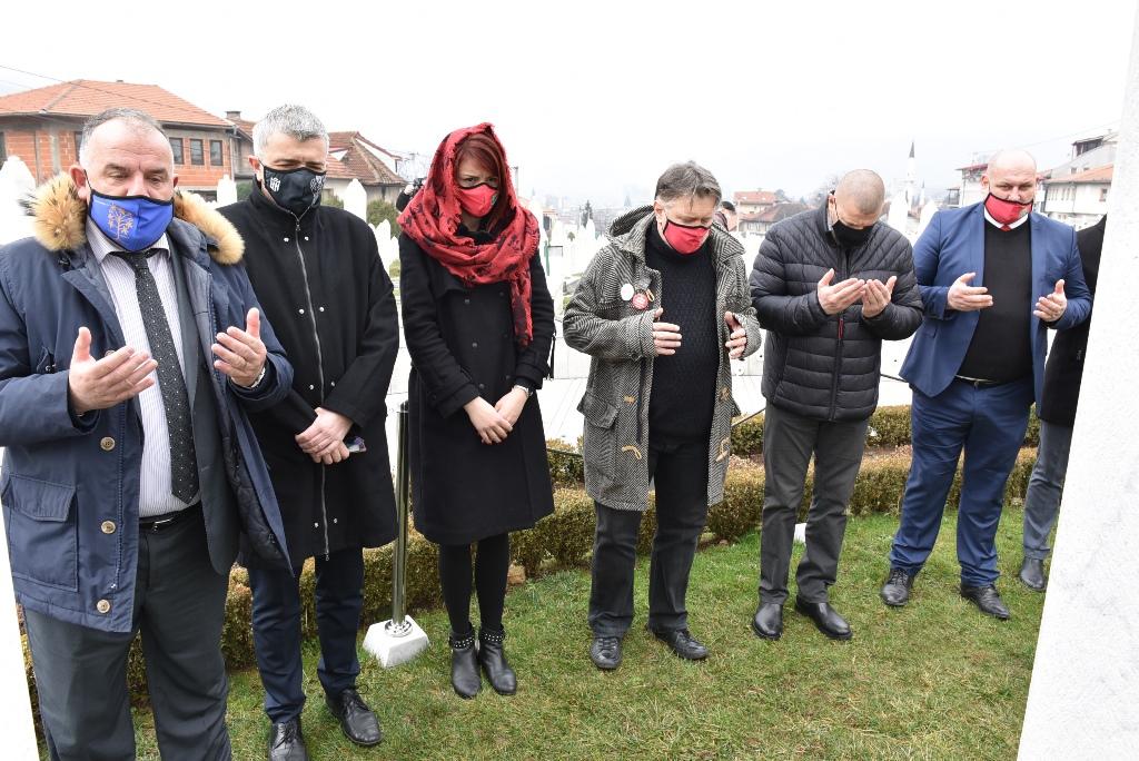 Obilježavanje godišnjice 105. motorizovane brigade započelo polaganjem cvijeća na spomen-obilježja